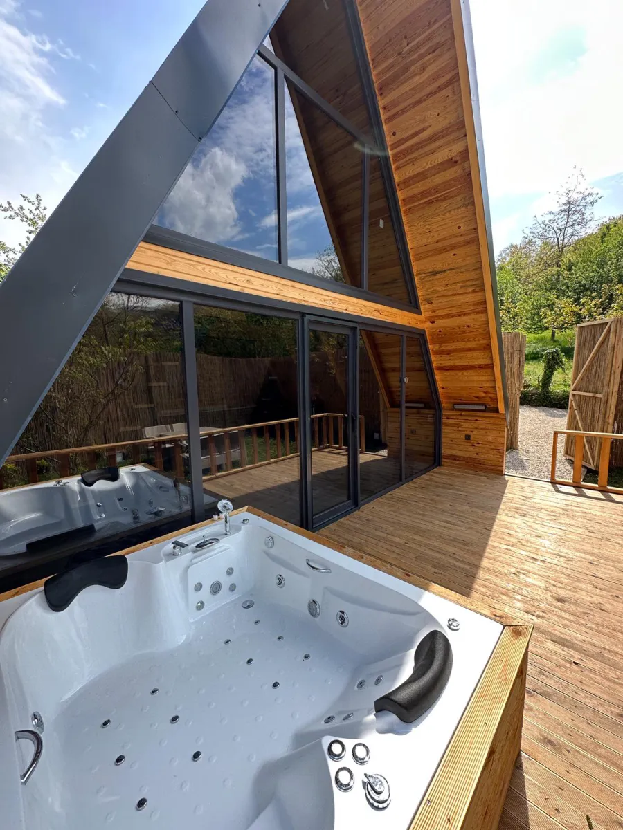 Oteller ve Konaklama Alanlarında Jakuzi Deneyimi