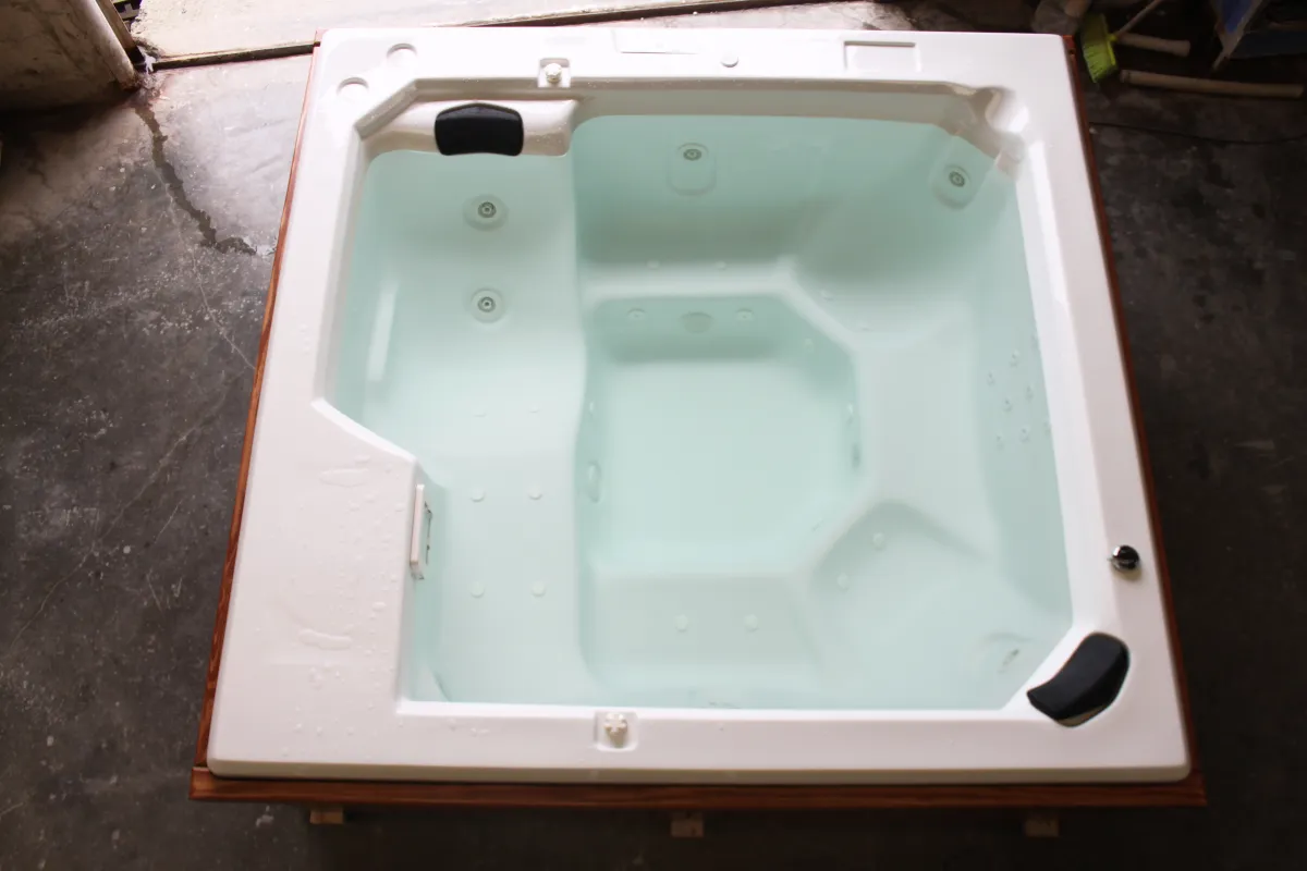 ATLANTIC BEYAZ (6 kişilik SPA Masaj Havuzu) - 221x214 h:79